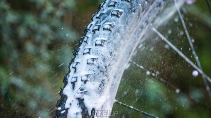 велошампунь MUC-OFF Nano Tech Bike Cleaner з розпилювачем 1л.